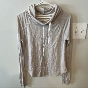 long sleeve shirt
brand hollister
size small
good condition